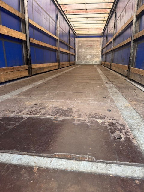 Schmitz Cargobull Coil Liftas - Semi-reboque de lona: foto 5 Schmitz Cargobull Coil Liftas - Semi-reboque de lona: foto 5