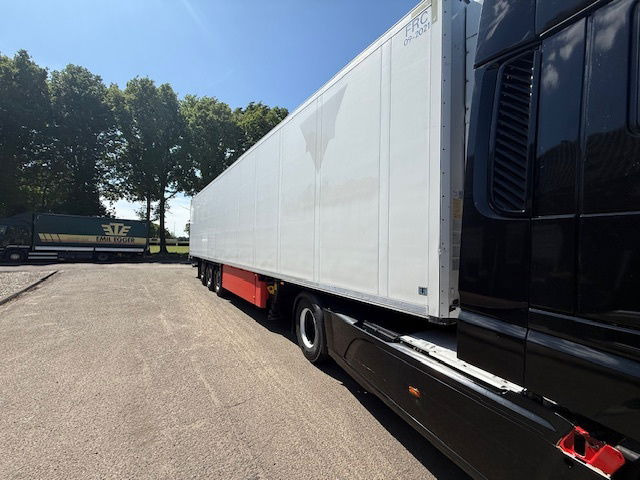 Schmitz Cargobull Thermoking SLXe 300 Laadklep Liftas 3924 dieseluren - Semireboque frigorífico: foto 4 Schmitz Cargobull Thermoking SLXe 300 Laadklep Liftas 3924 dieseluren - Semireboque frigorífico: foto 4
