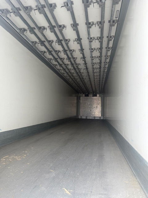 Schmitz Cargobull Vleeshanger Schade - Semireboque frigorífico: foto 3 Schmitz Cargobull Vleeshanger Schade - Semireboque frigorífico: foto 3