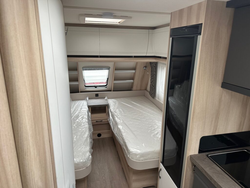 Caravana nuevo DE LUXE 495 UL 2024: foto 7