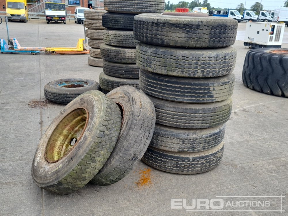 11R22.5 Tyre & Rim (8 of) - Pneu: foto 3 11R22.5 Tyre & Rim (8 of) - Pneu: foto 3