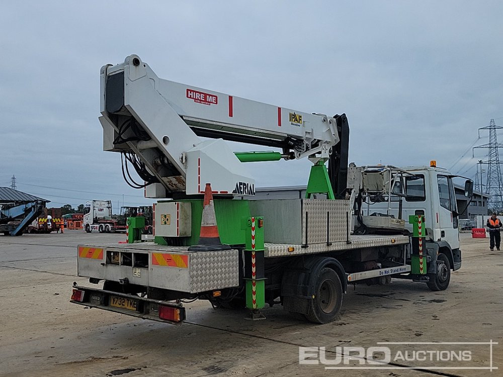 2001 Iveco CRG75E15 - Caminhão com plataforma aérea: foto 5 2001 Iveco CRG75E15 - Caminhão com plataforma aérea: foto 5