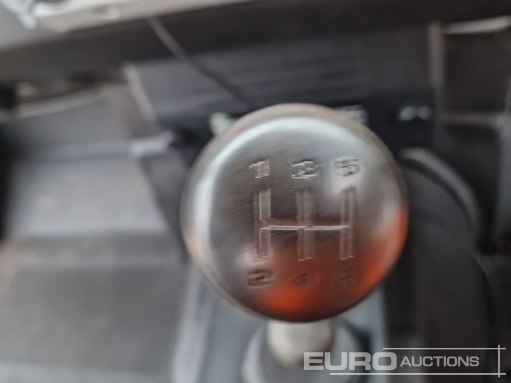 SUV 2002 Land Rover Defender 90: foto 30