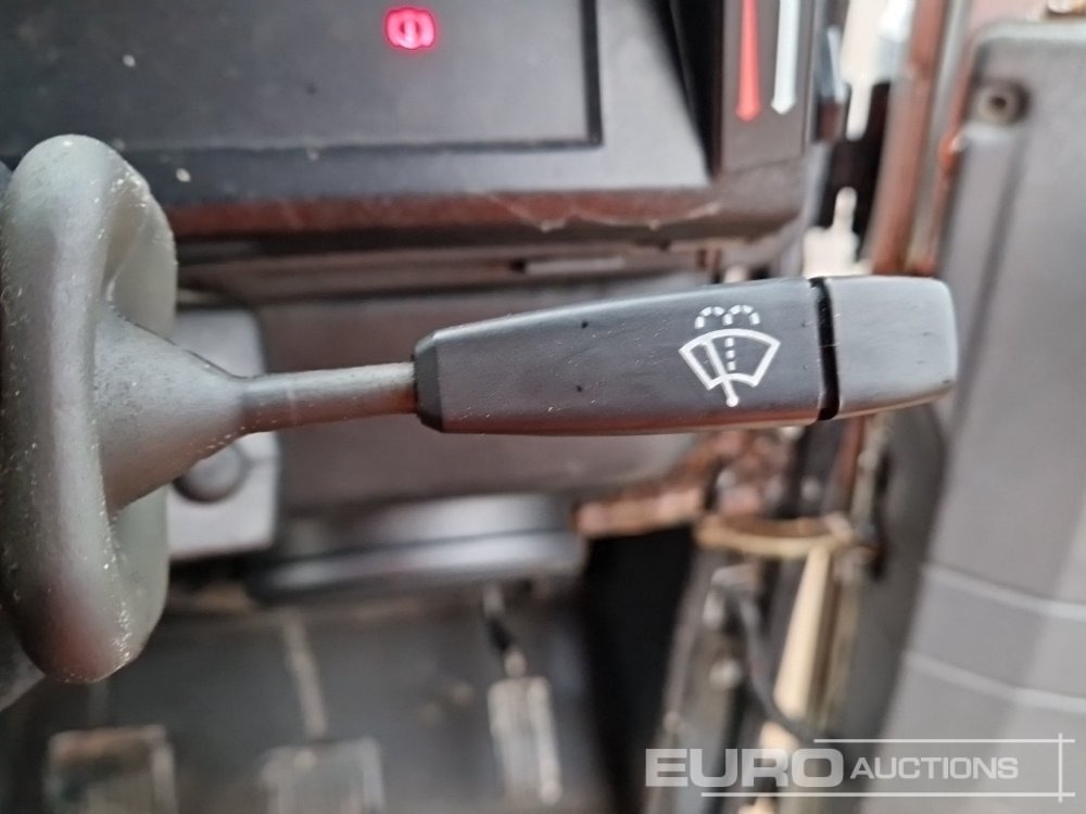 SUV 2002 Land Rover Defender 90: foto 37