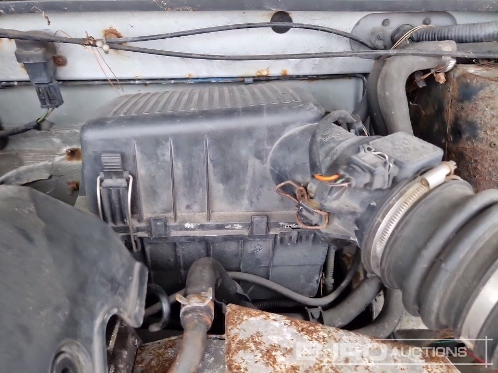 SUV 2002 Land Rover Defender 90: foto 14