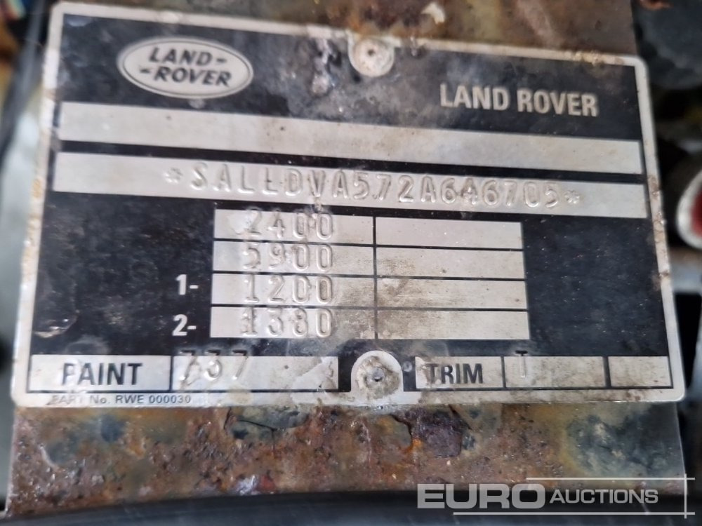 SUV 2002 Land Rover Defender 90: foto 42