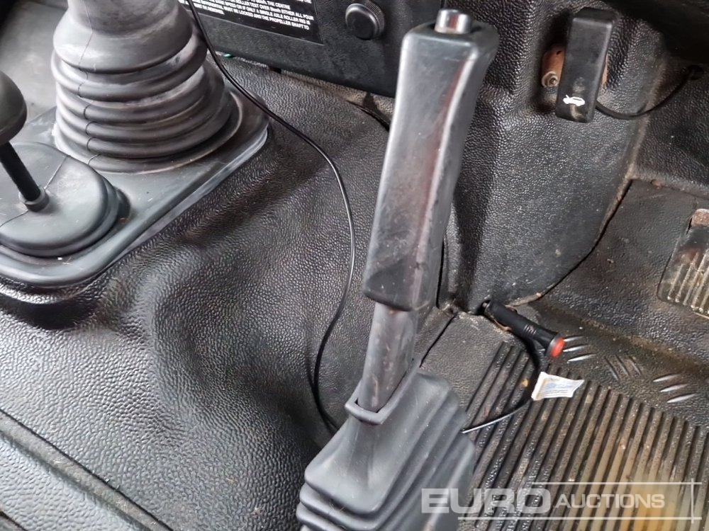 SUV 2002 Land Rover Defender 90: foto 35