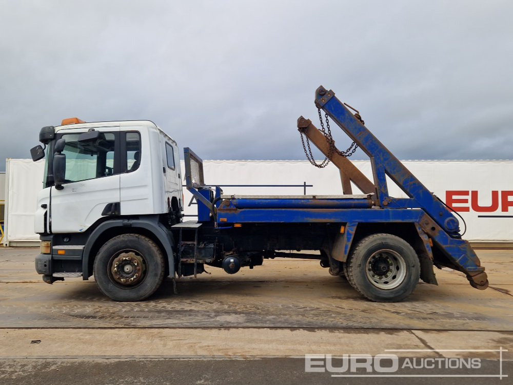 2006 Scania P230 - Caminhão multibenne: foto 2 2006 Scania P230 - Caminhão multibenne: foto 2
