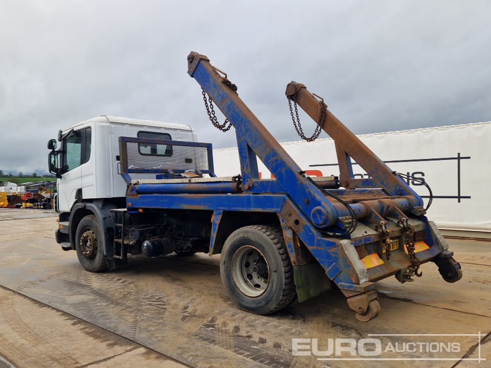 2006 Scania P230 - Caminhão multibenne: foto 3 2006 Scania P230 - Caminhão multibenne: foto 3