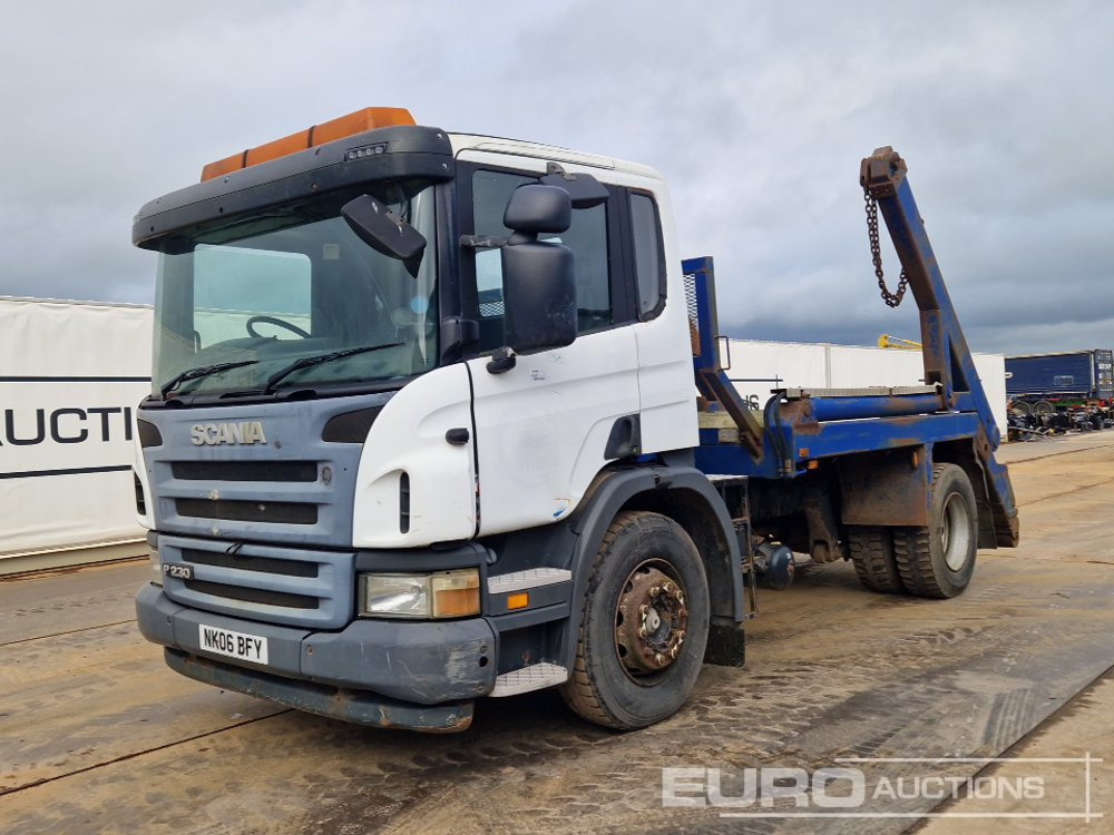 2006 Scania P230 - Caminhão multibenne: foto 1 2006 Scania P230 - Caminhão multibenne: foto 1