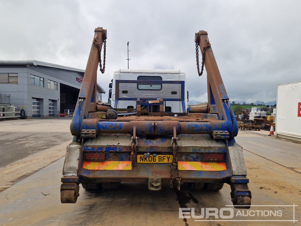 2006 Scania P230 - Caminhão multibenne: foto 4 2006 Scania P230 - Caminhão multibenne: foto 4