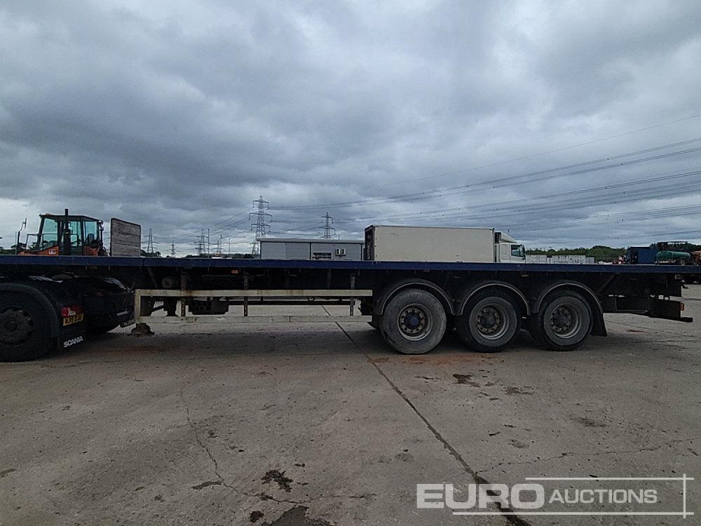 2007 SDC Trailer Tri Axle Extendable Flatbed Trailer, Twist Locks, Rear Steer - Semi-reboque plataforma/ Caixa aberta: foto 2 2007 SDC Trailer Tri Axle Extendable Flatbed Trailer, Twist Locks, Rear Steer - Semi-reboque plataforma/ Caixa aberta: foto 2