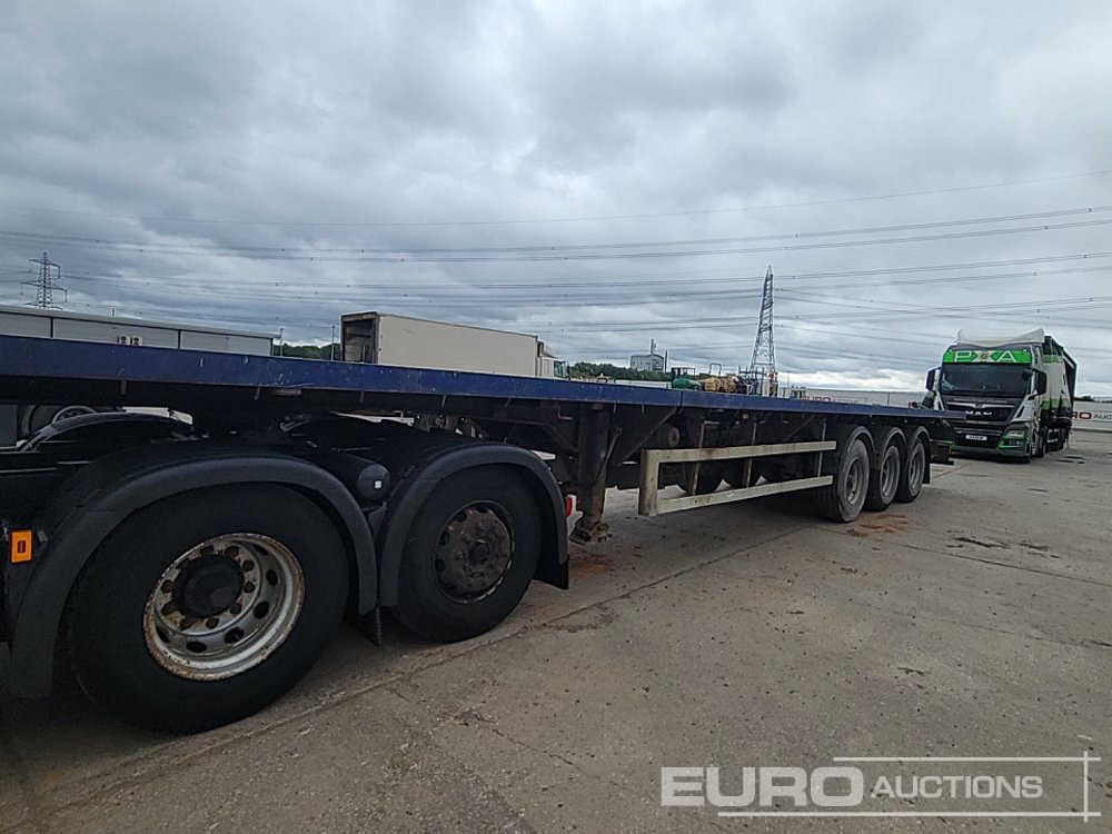 2007 SDC Trailer Tri Axle Extendable Flatbed Trailer, Twist Locks, Rear Steer - Semi-reboque plataforma/ Caixa aberta: foto 1 2007 SDC Trailer Tri Axle Extendable Flatbed Trailer, Twist Locks, Rear Steer - Semi-reboque plataforma/ Caixa aberta: foto 1