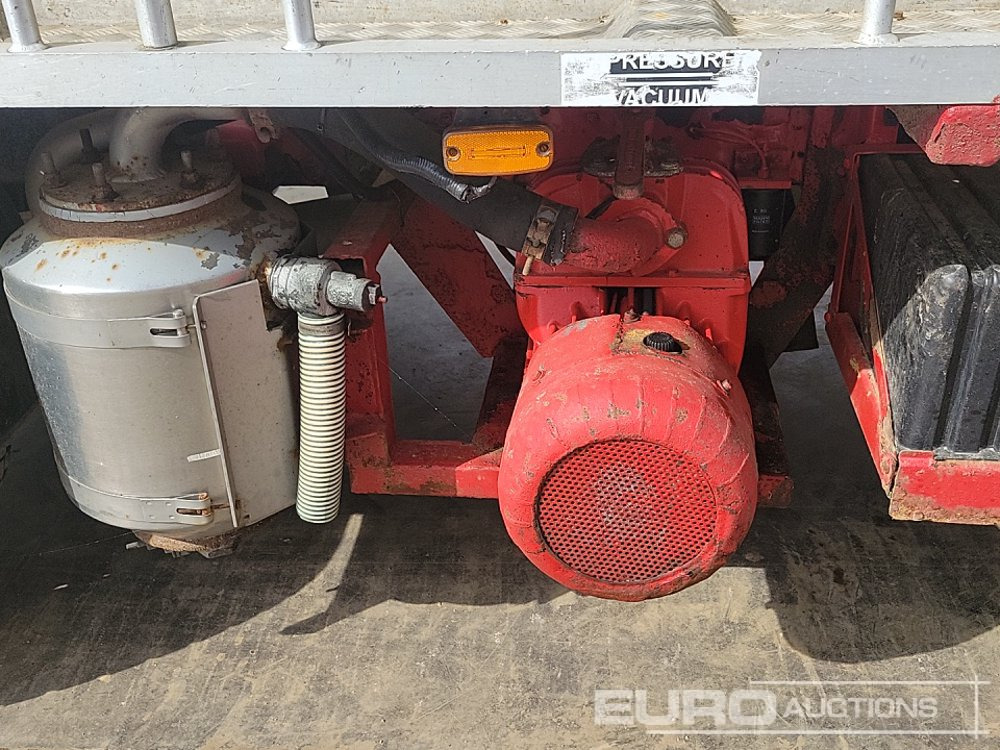 Caminhão tanque 2009 DAF LF45.160: foto 14