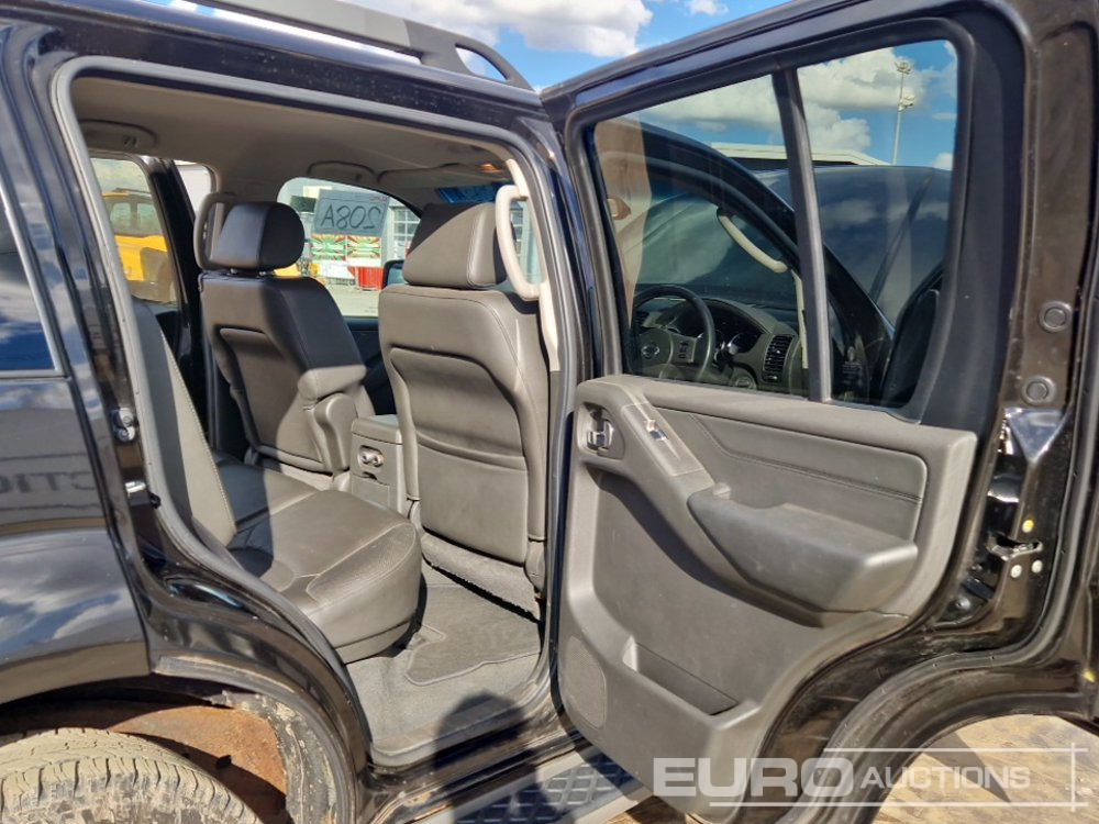 SUV 2009 Nissan Pathfinder: foto 23