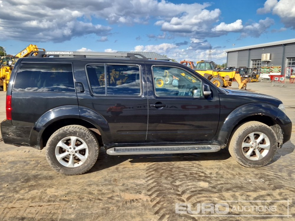 SUV 2009 Nissan Pathfinder: foto 6