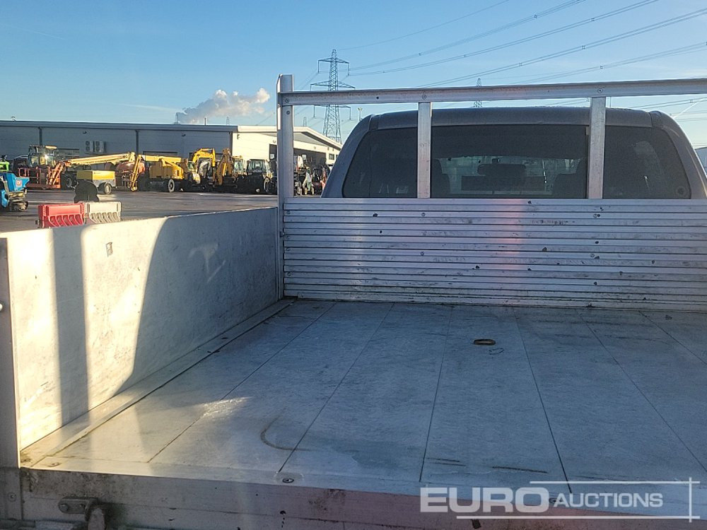 Pick-up 2010 Toyota Hilux Invincible: foto 15