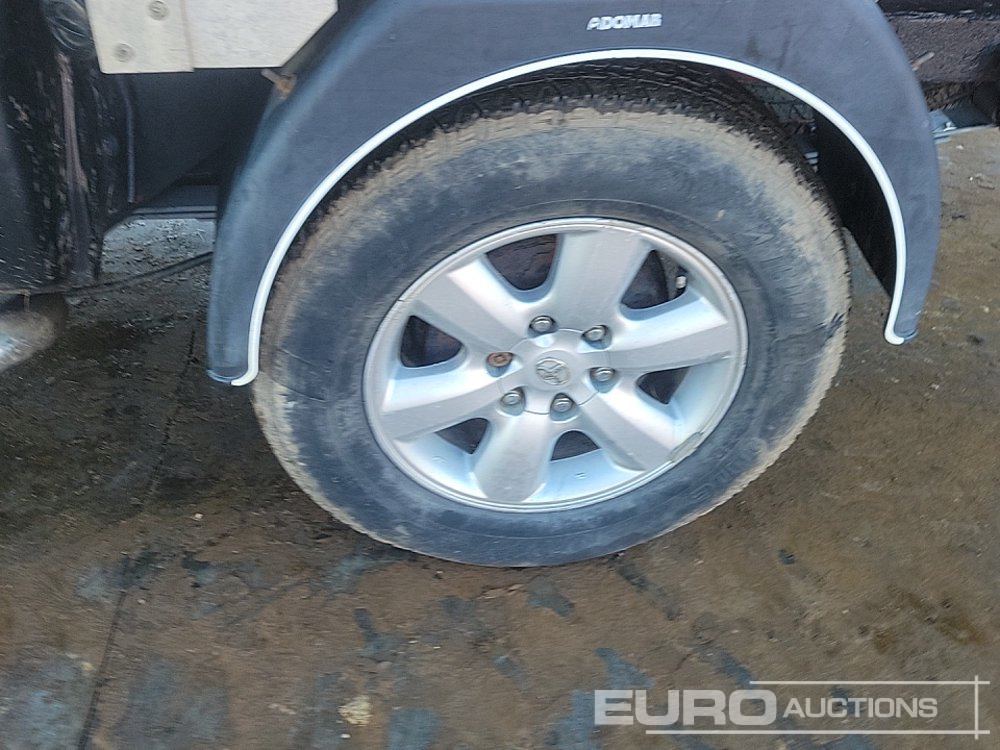 Pick-up 2010 Toyota Hilux Invincible: foto 10