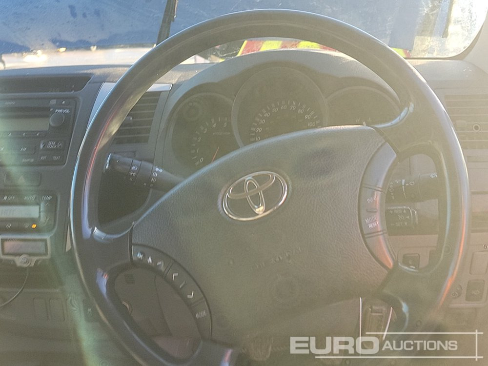 Pick-up 2010 Toyota Hilux Invincible: foto 33