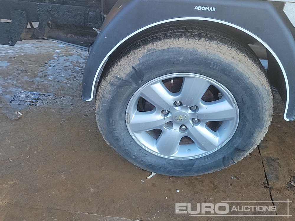 Pick-up 2010 Toyota Hilux Invincible: foto 11