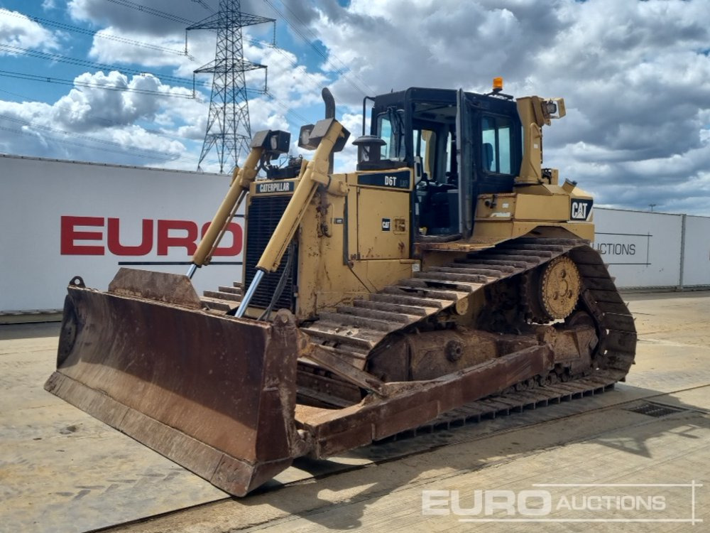 2011 CAT D6T - Buldôzer: foto 1 2011 CAT D6T - Buldôzer: foto 1