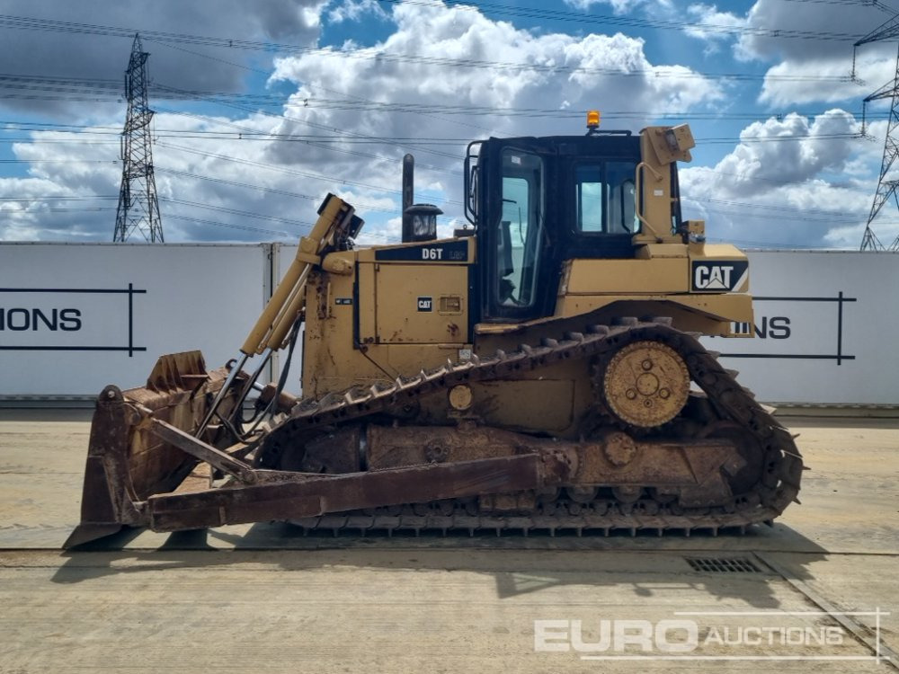 2011 CAT D6T - Buldôzer: foto 2 2011 CAT D6T - Buldôzer: foto 2