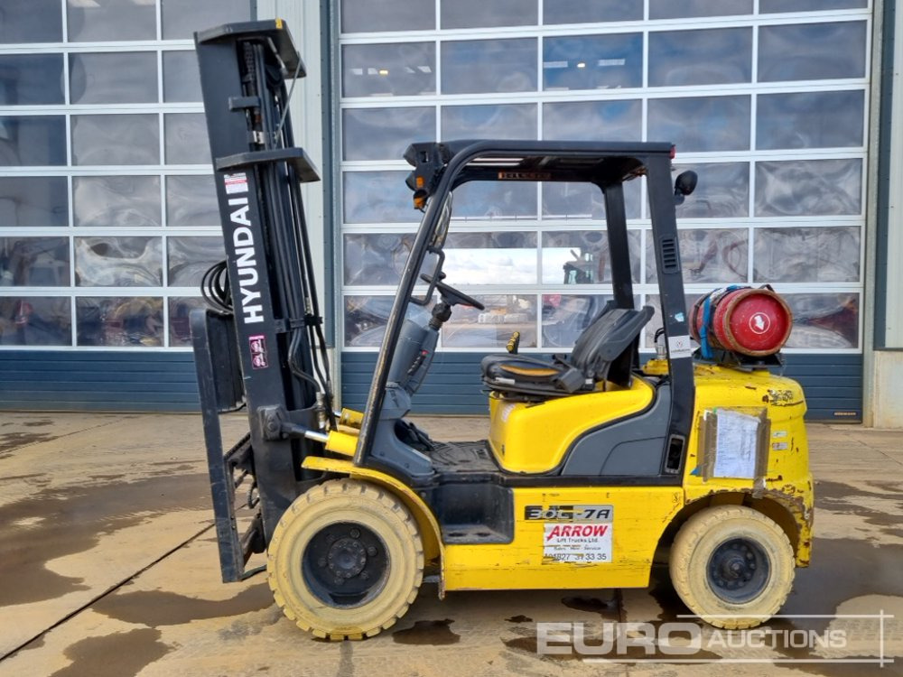 2013 Hyundai 30L-7A - Empilhadeira: foto 2 2013 Hyundai 30L-7A - Empilhadeira: foto 2