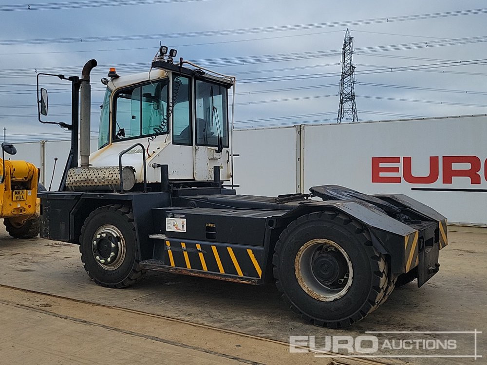 2015 Kalmar TR6181A - Tractor de terminal: foto 3 2015 Kalmar TR6181A - Tractor de terminal: foto 3