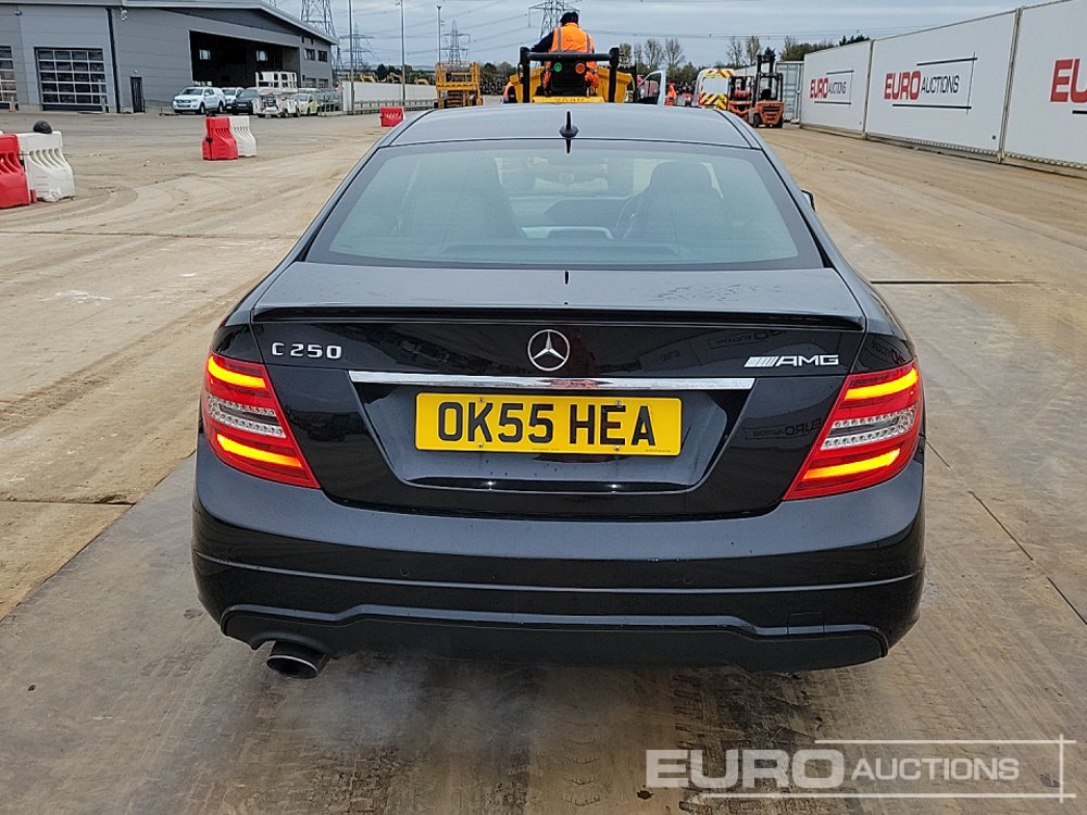 2015 Mercedes C250 AMG - Automóvel: foto 4 2015 Mercedes C250 AMG - Automóvel: foto 4