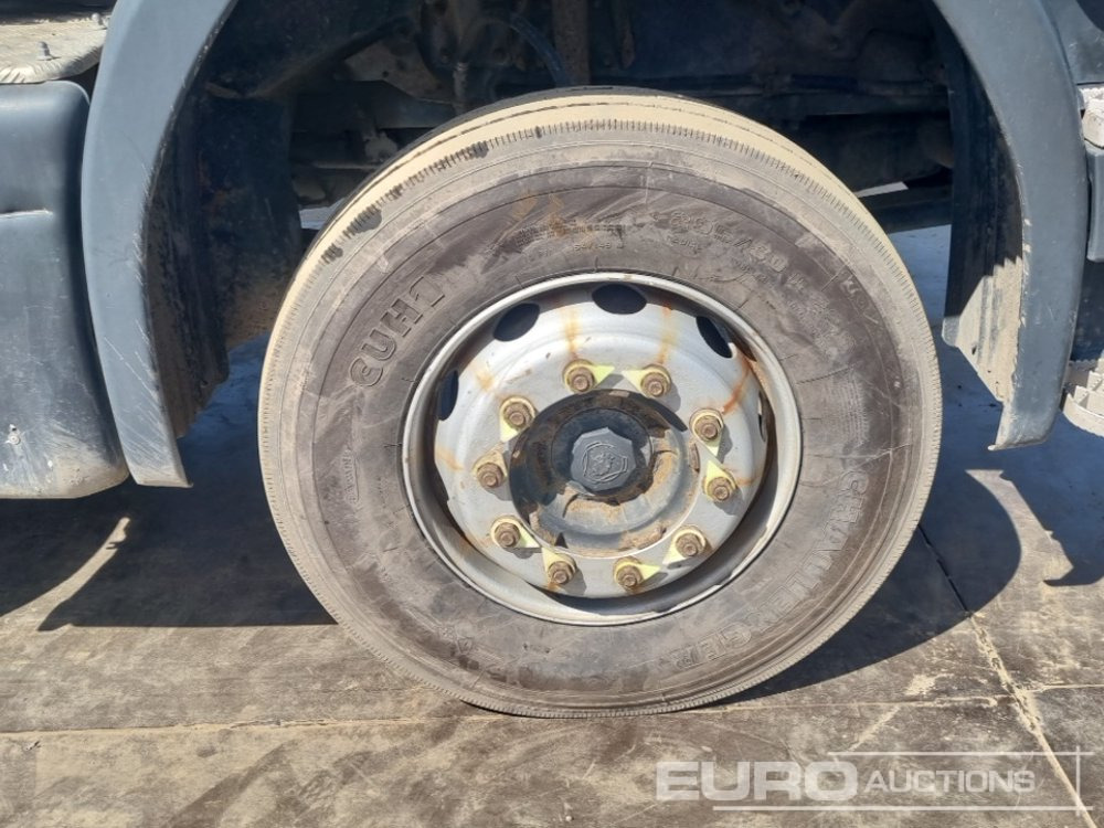 Caminhão basculante 2015 Scania P370: foto 16