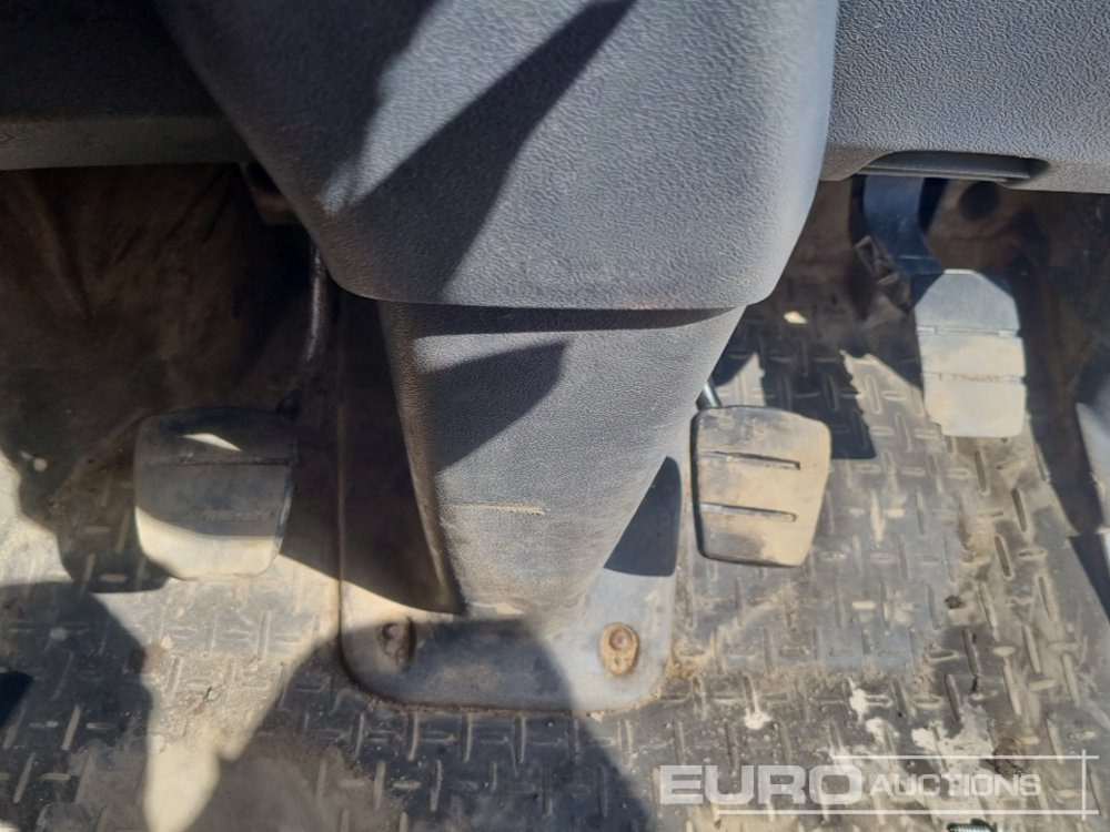 Caminhão basculante 2015 Scania P370: foto 35
