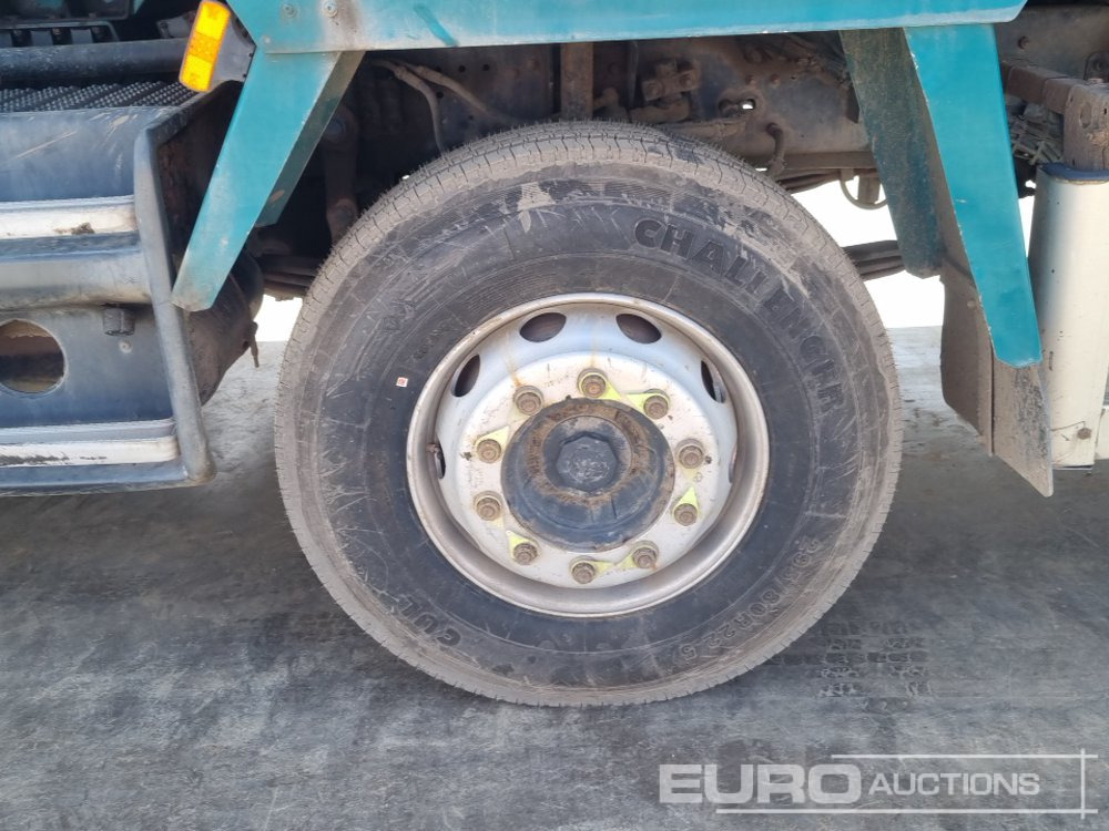 Caminhão basculante 2015 Scania P370: foto 10