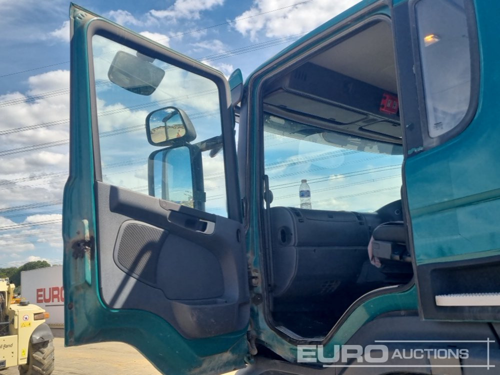 Caminhão basculante 2015 Scania P370: foto 25