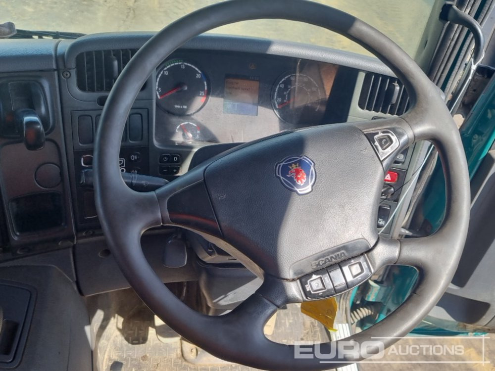 Caminhão basculante 2015 Scania P370: foto 37