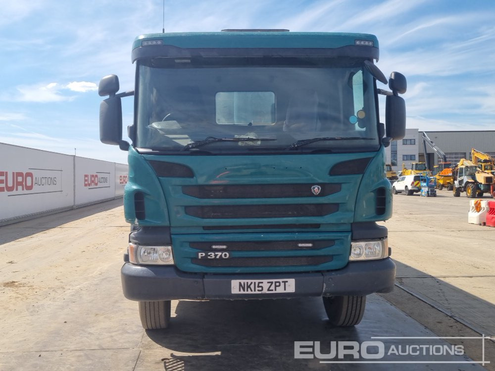 Caminhão basculante 2015 Scania P370: foto 8