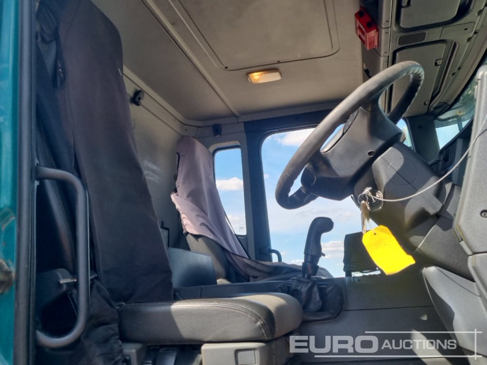 Caminhão basculante 2015 Scania P370: foto 28
