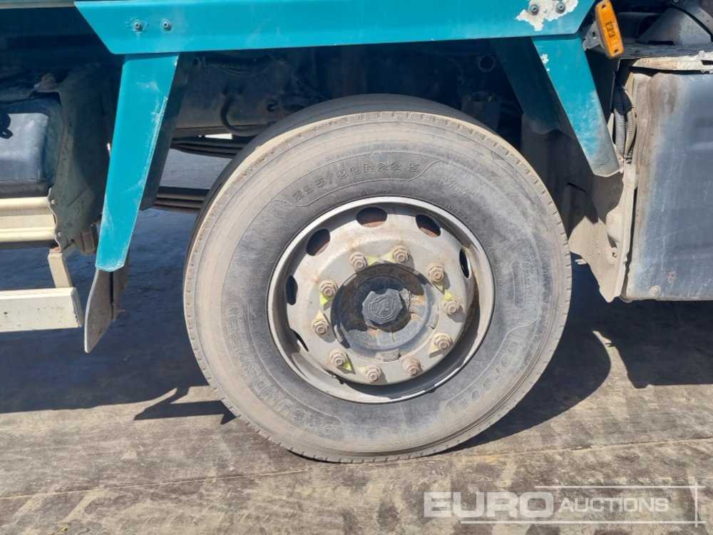 Caminhão basculante 2015 Scania P370: foto 15