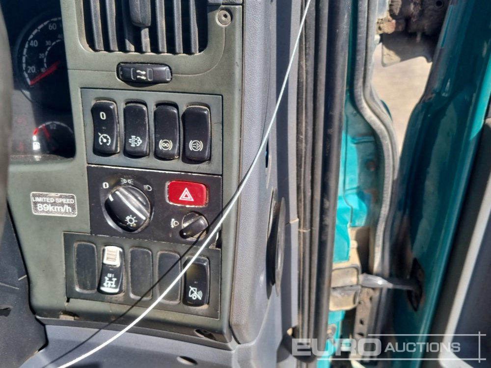 Caminhão basculante 2015 Scania P370: foto 33
