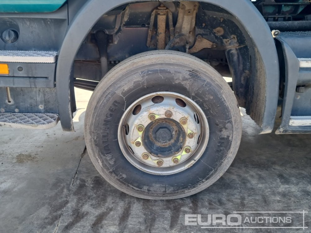 Caminhão basculante 2015 Scania P370: foto 9