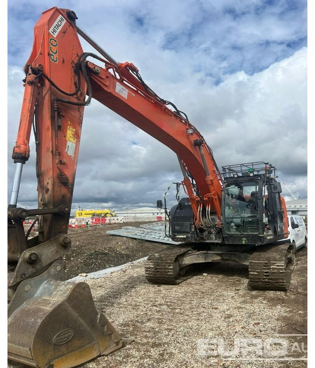 2017 Hitachi ZX225USLC-6 - Escavadora de rastos: foto 1 2017 Hitachi ZX225USLC-6 - Escavadora de rastos: foto 1