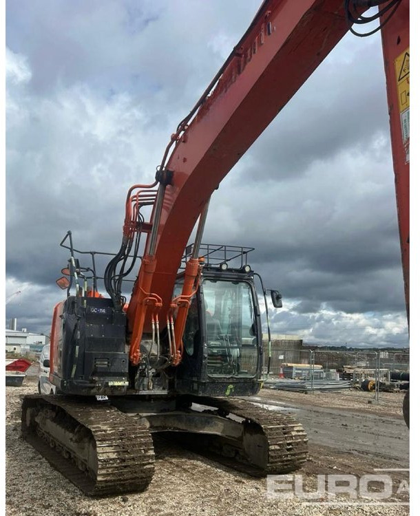 2017 Hitachi ZX225USLC-6 - Escavadora de rastos: foto 4 2017 Hitachi ZX225USLC-6 - Escavadora de rastos: foto 4