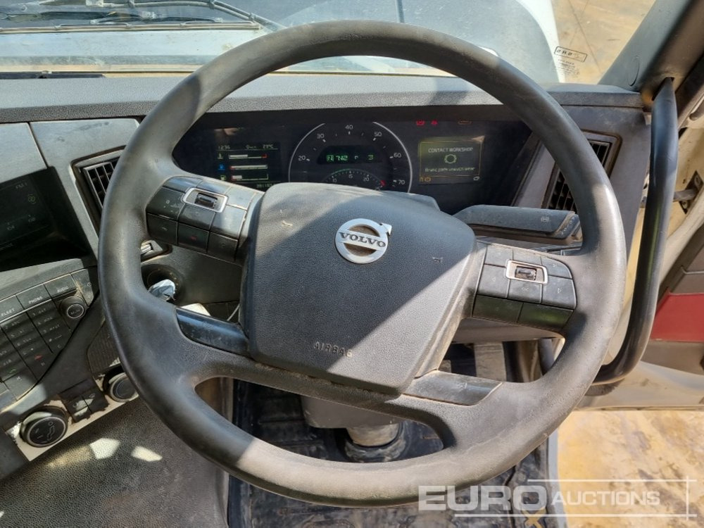 Caminhão basculante 2017 Volvo FMX: foto 40