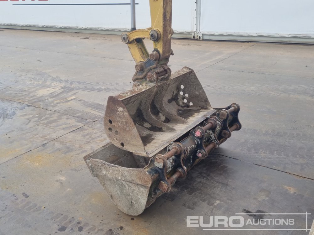Mini escavadeira 2018 CAT 302.7DCR: foto 21