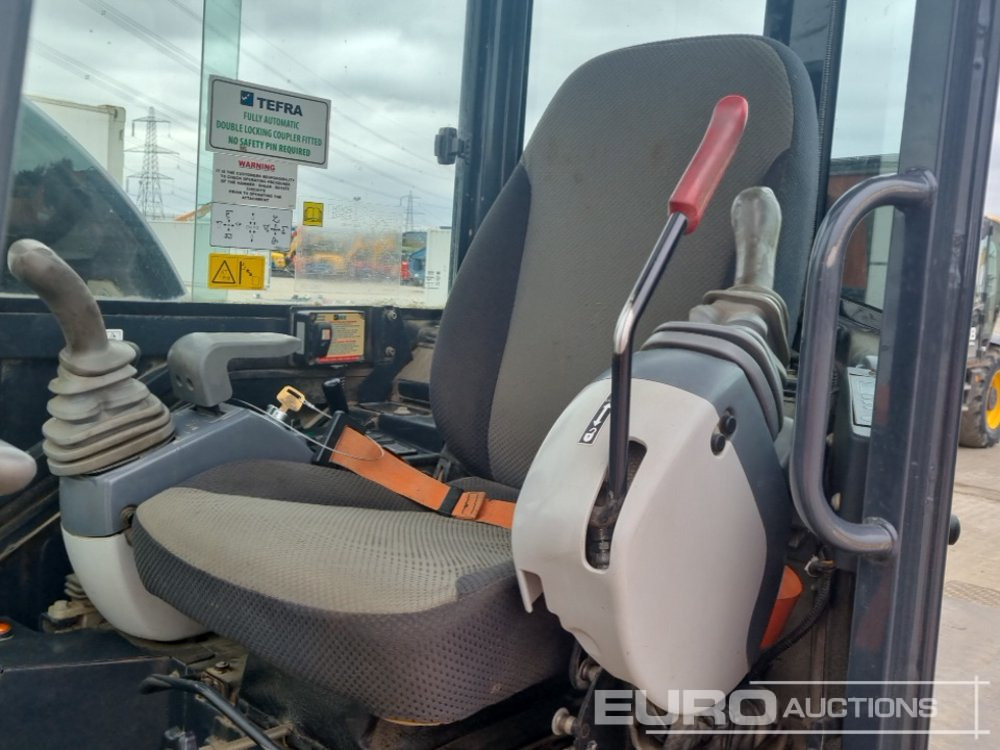 Mini escavadeira 2019 Hitachi ZX26U-6 CR: foto 34
