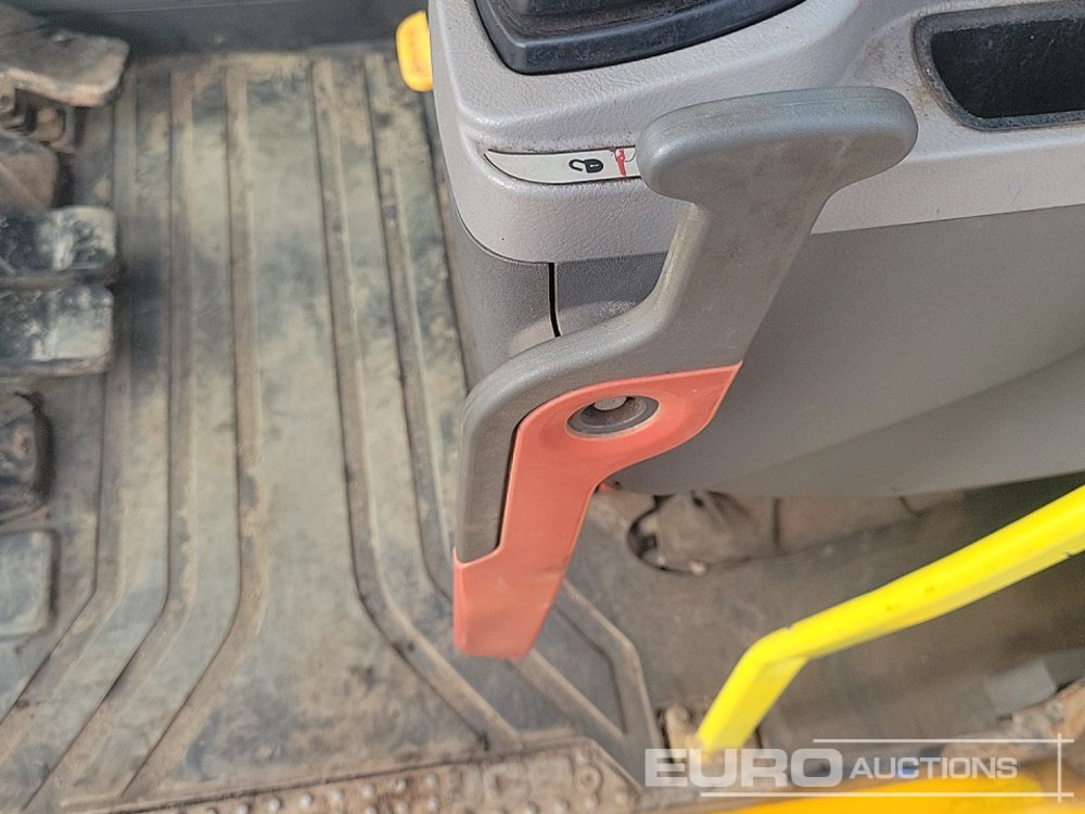 Escavadora de rastos 2019 JCB 220XL: foto 44