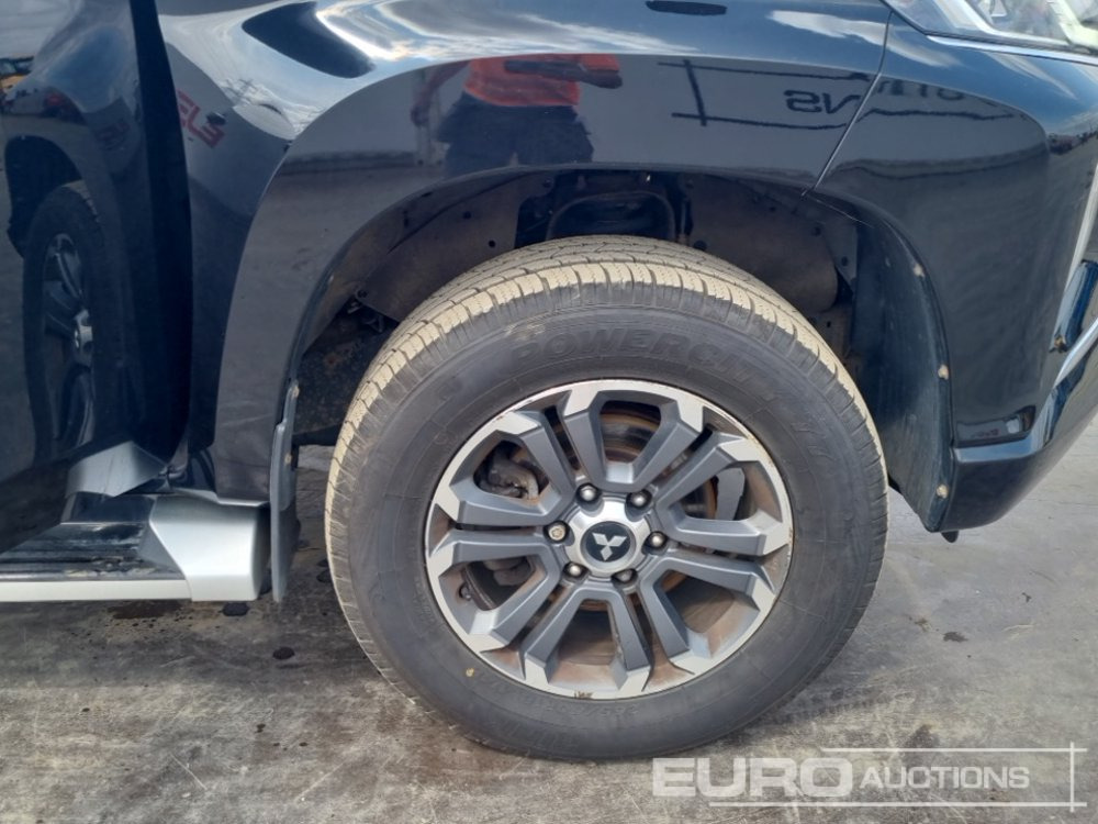 Pick-up 2021 Mitsubishi L200 Barbarian: foto 12