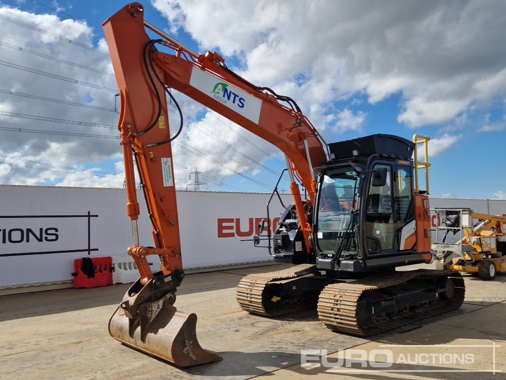 2023 Hitachi ZX135USBL-7 - Escavadora de rastos: foto 1 2023 Hitachi ZX135USBL-7 - Escavadora de rastos: foto 1