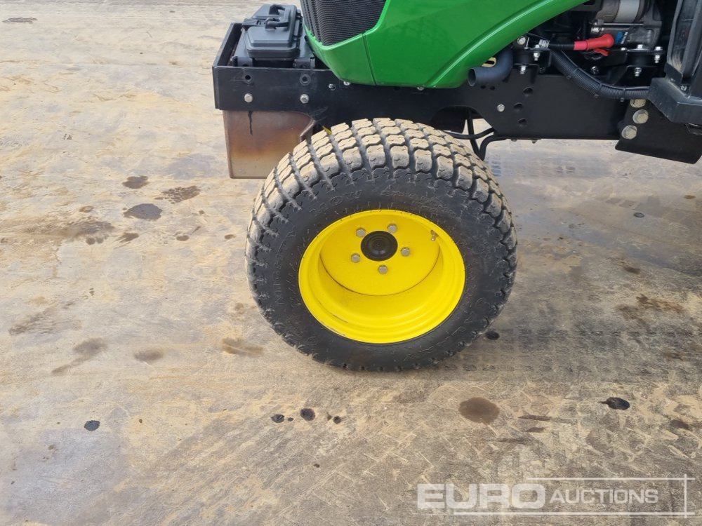 Mini trator 2024 John Deere 2026R: foto 9