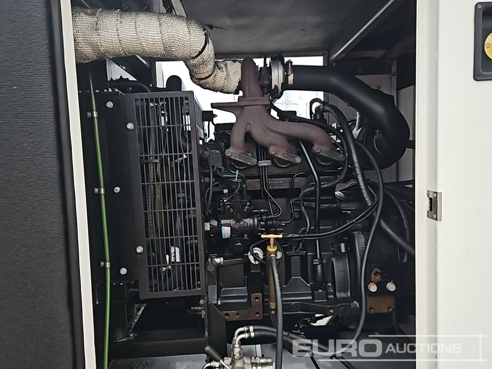Gerador elétrico Aggreko 32kVA Generator, 3 Cylinder Engine (Parts Missing): foto 14