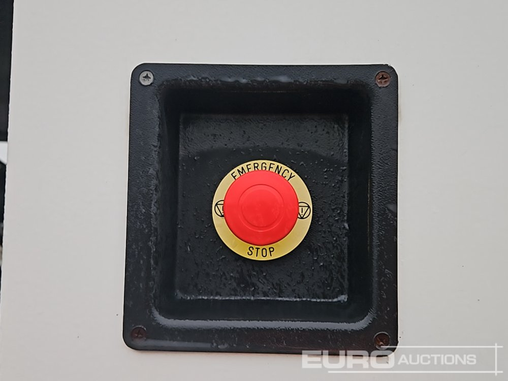 Gerador elétrico Aggreko 32kVA Generator, 3 Cylinder Engine (Parts Missing): foto 19